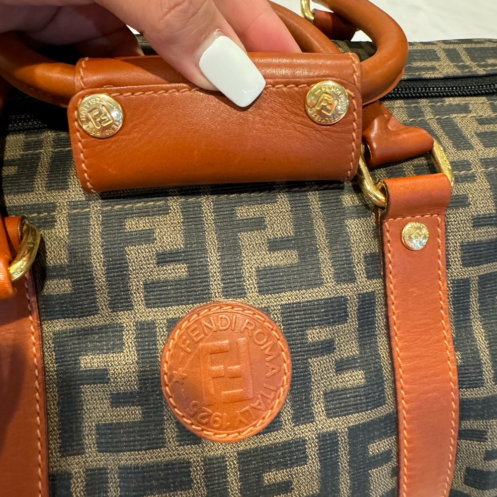 📌SOLD📌 Rare & Authentic Fendi travel bag - Picture 13 of 15